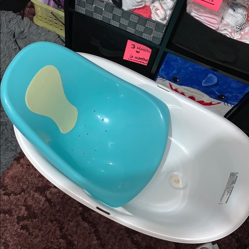 Infant bathtub